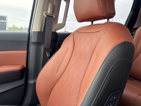 New 2026 Kia Carnival EX FWD image 40
