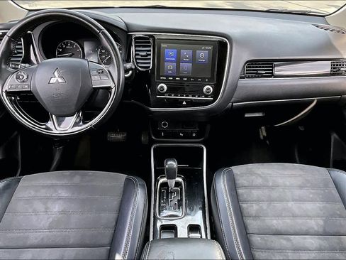 Used 2020 Mitsubishi Outlander SE image 15