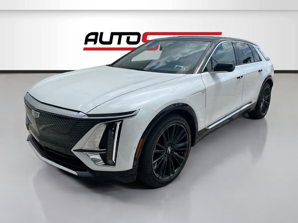 Used 2025 Cadillac Lyriq Luxury w/ LPO, Floor Liner Package AWD/4WD image 3