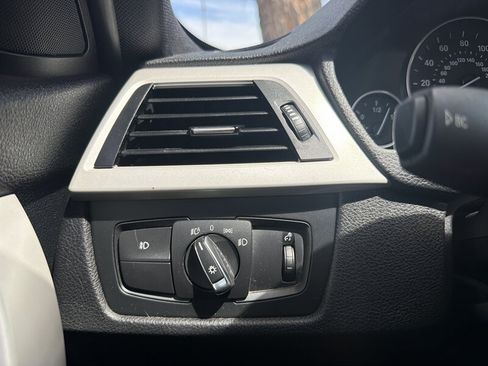 Used 2014 BMW 320i Sedan RWD image 29