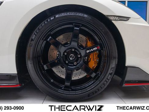 Used 2018 Nissan GT-R NISMO AWD/4WD image 40