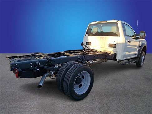 New 2025 Ford F550 2WD Regular Cab Super Duty image 3