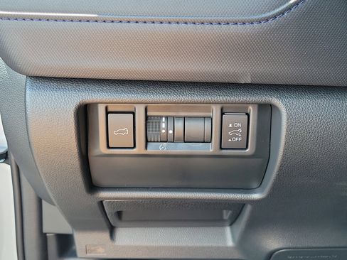 Certified 2025 Subaru Forester Limited AWD/4WD image 27