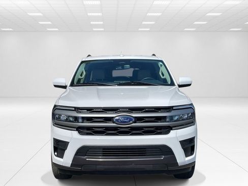 Used 2024 Ford Expedition Max XLT RWD image 2