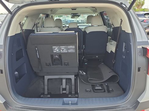 New 2026 Kia Carnival EX FWD image 10