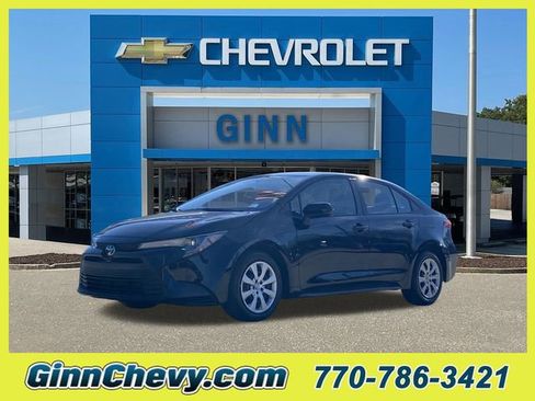 Used 2025 Toyota Corolla LE image 1