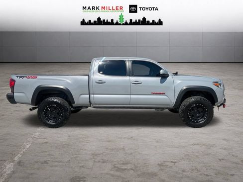 Used 2018 Toyota Tacoma TRD Off-Road w/ Technology Package AWD/4WD image 8