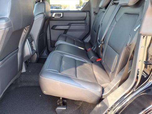 New 2025 Ford Bronco Outer Banks w/ Black Appearance Package image 19