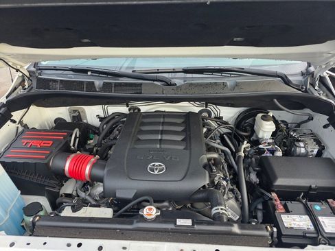 Used 2018 Toyota Tundra SR5 image 28