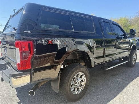 Used 2017 Ford F250 Lariat w/ Chrome Package image 6