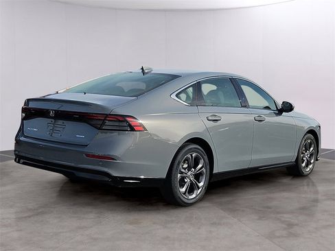 New 2025 Honda Accord EX-L image 3