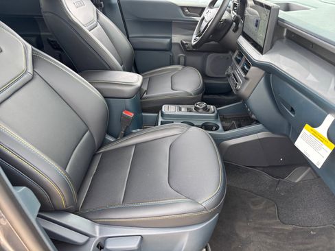 New 2025 Ford Maverick Lobo image 19