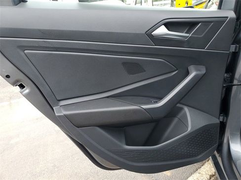 Certified 2025 Volkswagen Jetta Sport image 13