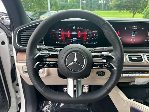 New 2026 Mercedes-Benz GLS 580 4MATIC image 26