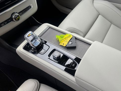 New 2026 Volvo XC90 B6 Ultra w/ Lounge Package image 14