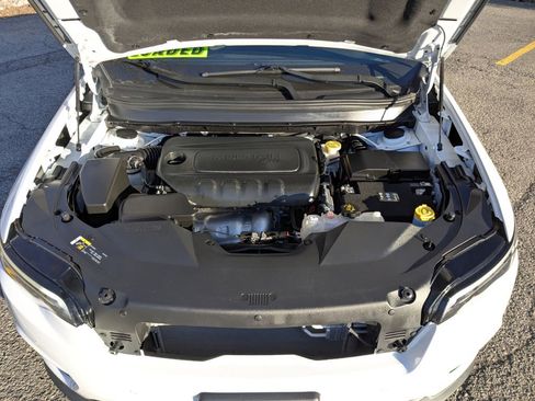 Used 2023 Jeep Cherokee Altitude Lux w/ Lux Elite Package image 40