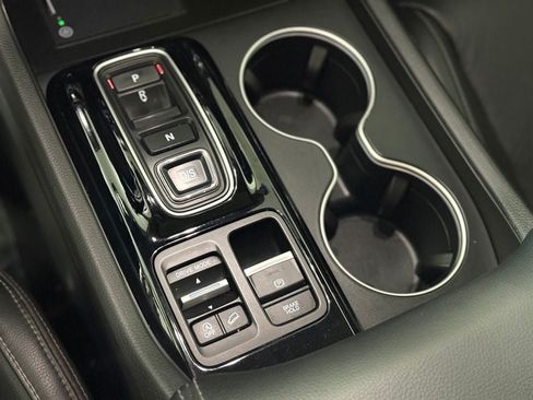 Used 2023 Honda Pilot Touring image 16