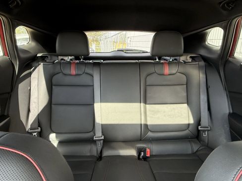 Used 2025 Chevrolet Trax RS w/ Sunroof Package FWD image 8
