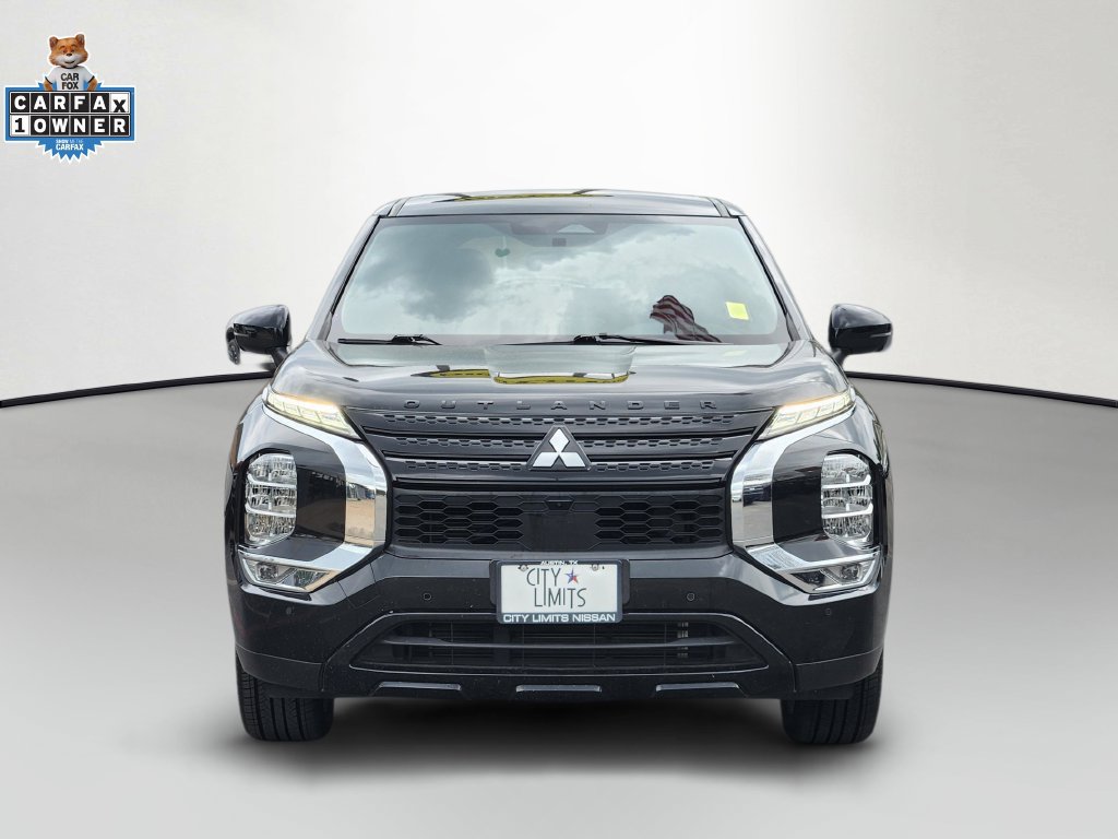 Used 2024 Mitsubishi Outlander SE Black Edition FWD image 2