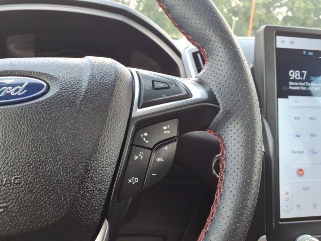 Certified 2024 Ford Edge ST-Line AWD/4WD image 16