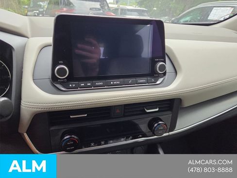 Used 2025 Nissan Rogue SV FWD image 20