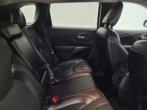 Used 2019 Jeep Cherokee Limited image 19