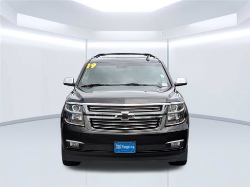 Used 2019 Chevrolet Suburban Premier w/ Premier Plus Edition AWD/4WD image 10