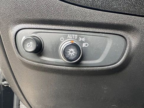 Used 2022 Chevrolet Equinox LT FWD image 20