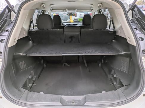 Used 2017 Nissan Rogue SV AWD/4WD image 33
