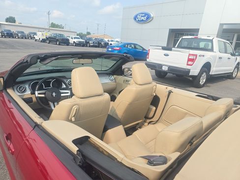 Used 2005 Ford Mustang GT Premium RWD image 9
