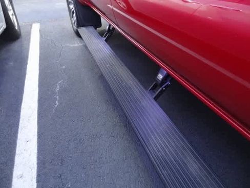 Used 2020 Toyota Tacoma Limited image 16