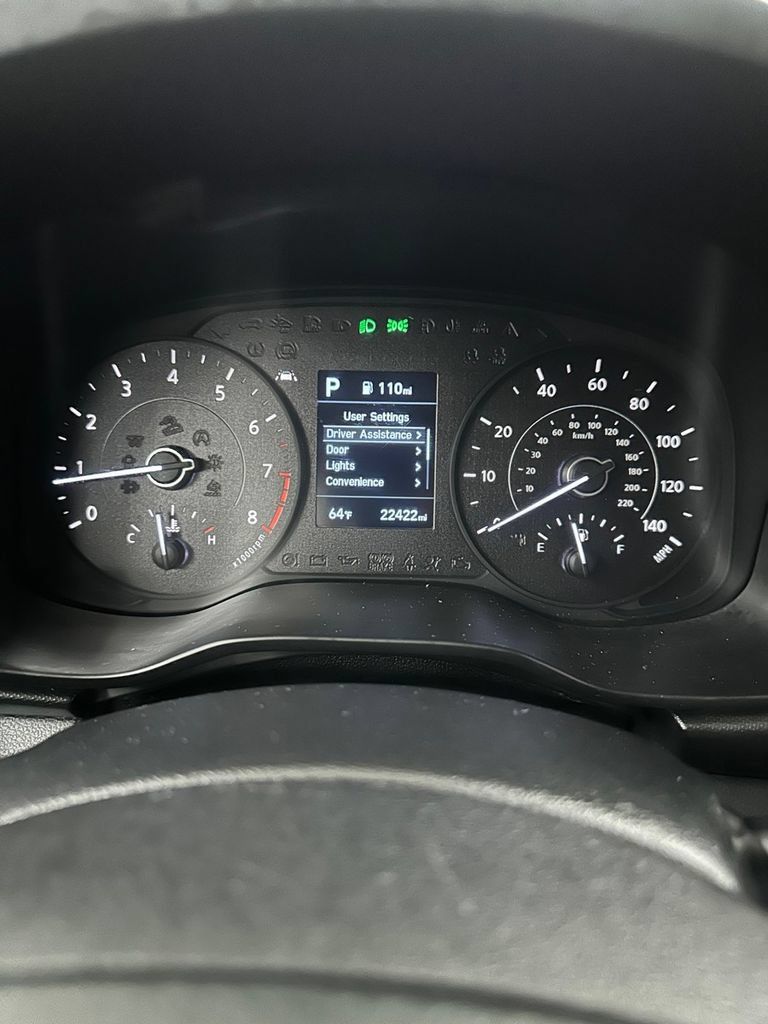 Used 2022 Hyundai Venue FWD image 18