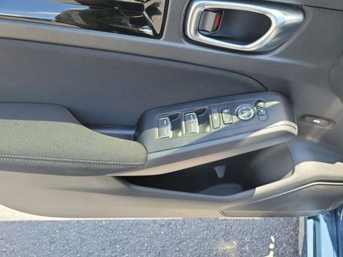 Used 2025 Honda Civic Sport image 18