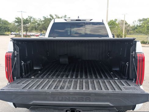 Used 2022 Toyota Tundra SR5 w/ SR5 Convenience Package image 15