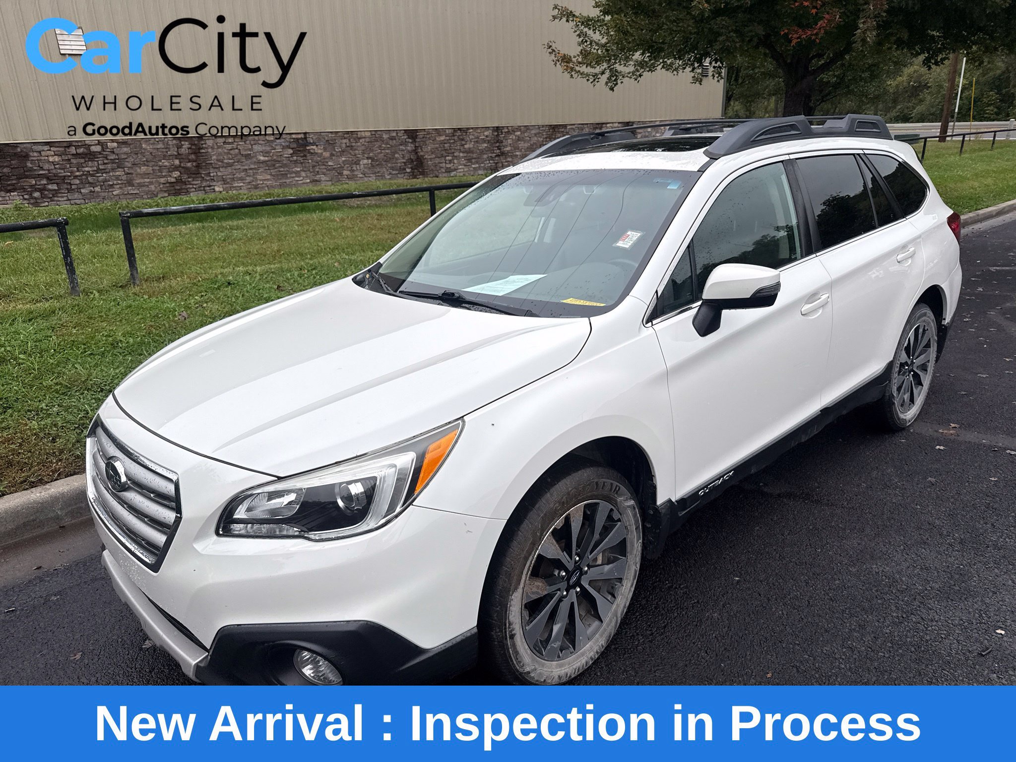 Used 2017 Subaru Outback 2.5i Limited AWD/4WD image 1