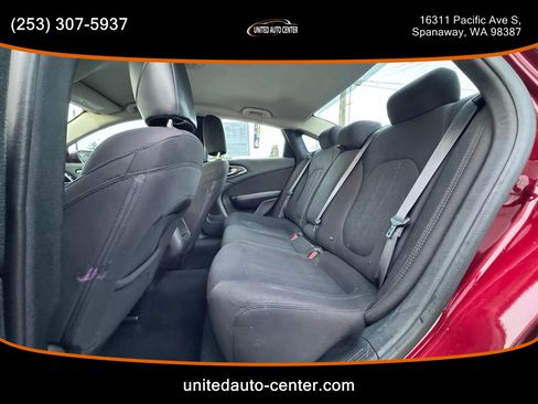 Used 2015 Chrysler 200 Limited image 9