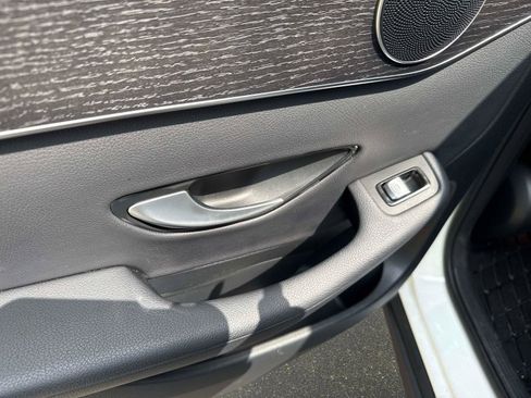 Used 2022 Mercedes-Benz GLC 300 GLC 300 image 12