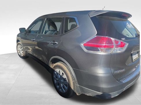 Used 2015 Nissan Rogue S image 4