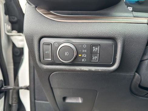 Used 2020 Ford Explorer Limited image 19