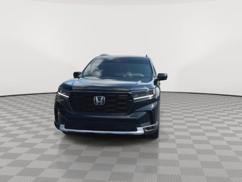 Used 2024 Honda Pilot TrailSport image 3