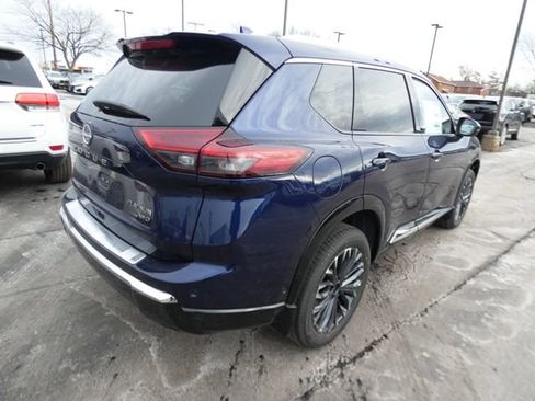 New 2026 Nissan Rogue Platinum image 3