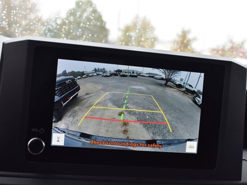 Used 2024 Toyota Tacoma SR image 19