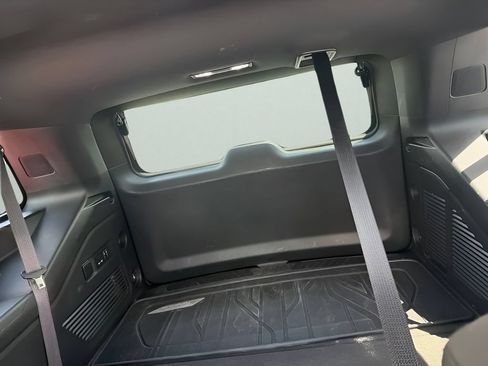 Used 2022 Chevrolet Tahoe LT w/ Luxury Package RWD image 6