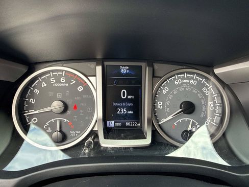 Used 2022 Toyota Tacoma SR5 RWD image 27