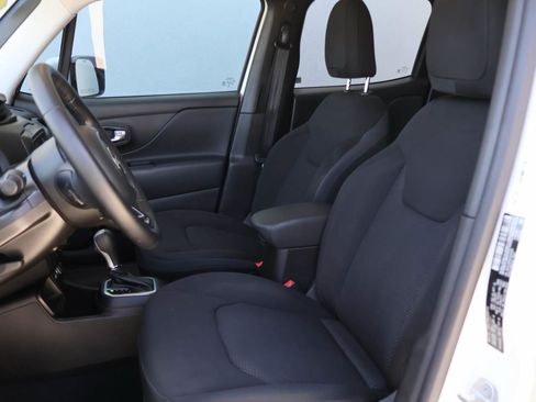 Used 2020 Jeep Renegade Altitude FWD image 9