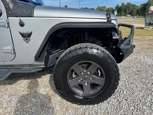 Used 2015 Jeep Wrangler 4WD Sport image 9