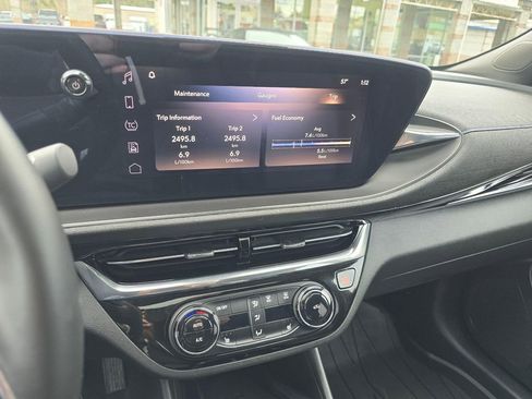 Used 2024 Buick Envista Sport Touring w/ Experience Buick Package image 29