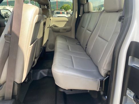 Used 2013 Chevrolet Silverado 2500 W/T AWD/4WD image 23