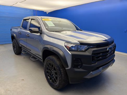 Used 2023 Chevrolet Colorado Trail Boss w/ Technology Package image 2