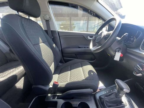 Used 2023 Kia Rio LX FWD image 16